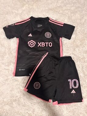 Adidas Kids' Inter Miami Black & Pink Soccer Jersey Set size 22